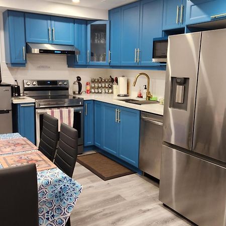 2 Bedrooms 2 Washrooms 2 Parking Spots Basement Apartment Newmarket Eksteriør bilde
