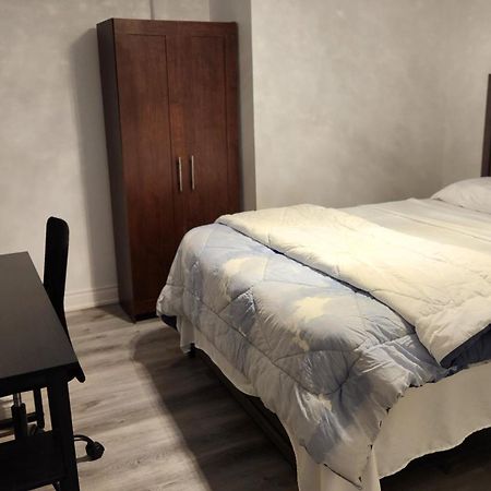 2 Bedrooms 2 Washrooms 2 Parking Spots Basement Apartment Newmarket Eksteriør bilde