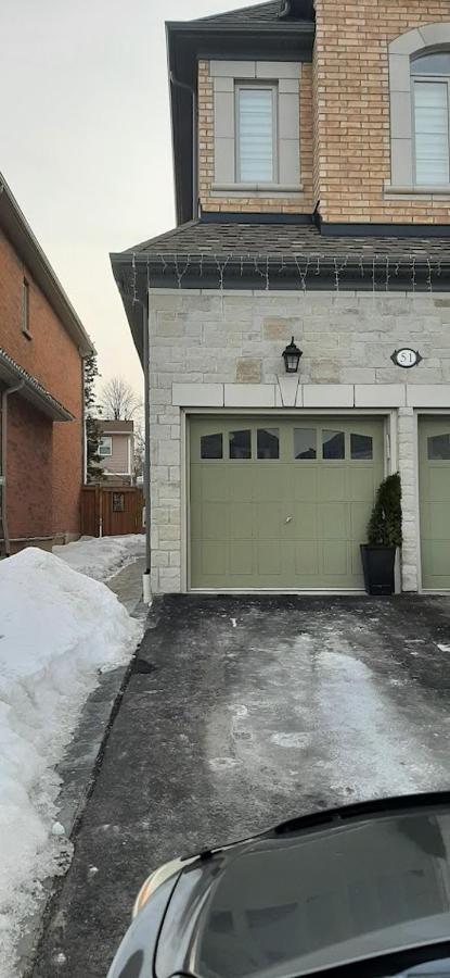2 Bedrooms 2 Washrooms 2 Parking Spots Basement Apartment Newmarket Eksteriør bilde