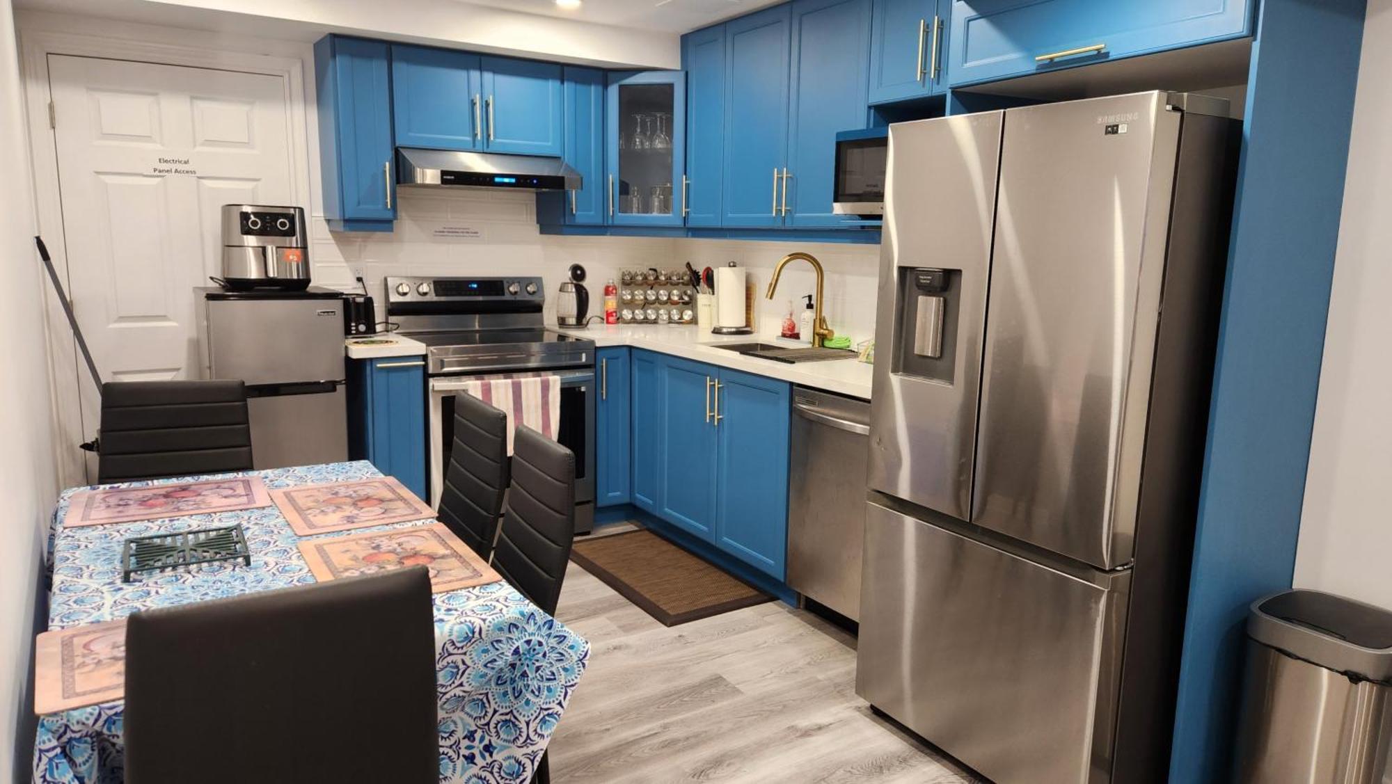 2 Bedrooms 2 Washrooms 2 Parking Spots Basement Apartment Newmarket Eksteriør bilde